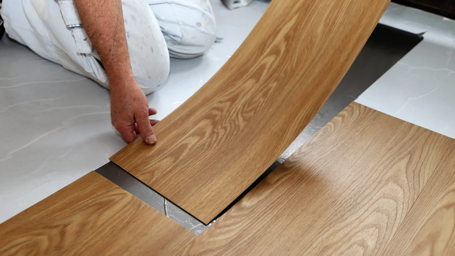 PROFILEISTUNGEN elastische Beläge - Bodenleger verlegt PVC Designplanken